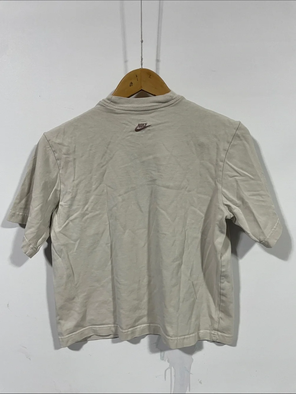 Nike Beige Nike Sports Club Crop Tee
